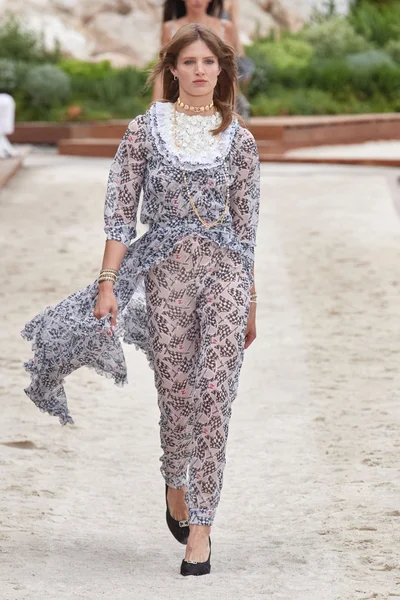 Look 23
